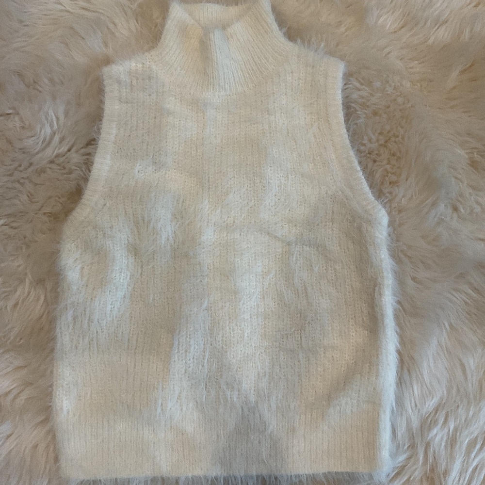 Jessica Simpson Sleeveless Sweater Cream Size Small